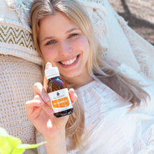 Lade das Bild in den Galerie-Viewer, Mandelöl Bio 100ml